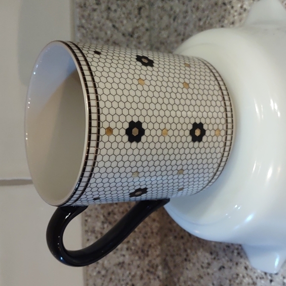 Tiled Margot Monogram V Mug by Anthropologie 15oz NEW - Picture 4 of 5